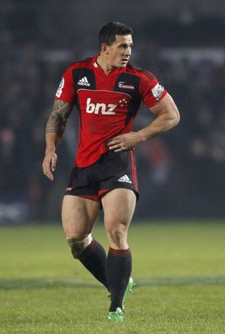 Sonny bill williams qui montre ses grosses cuisses