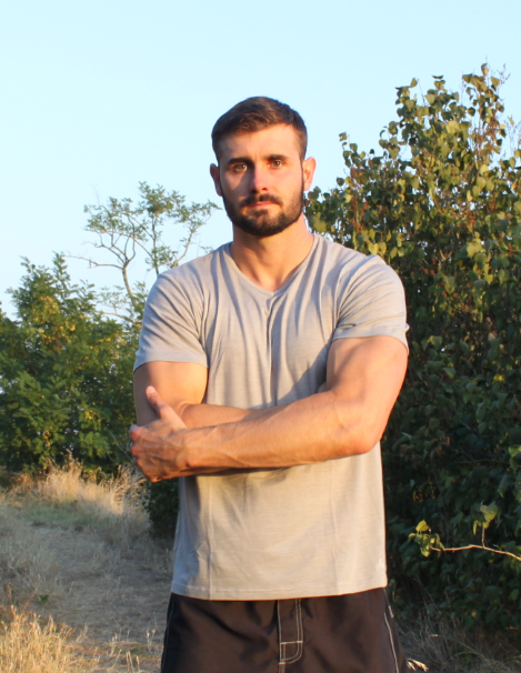 Mathieu, coach sportif à Auterive, spécialiste en musculation et longévité, offrant un accompagnement et des séances personnalisées.